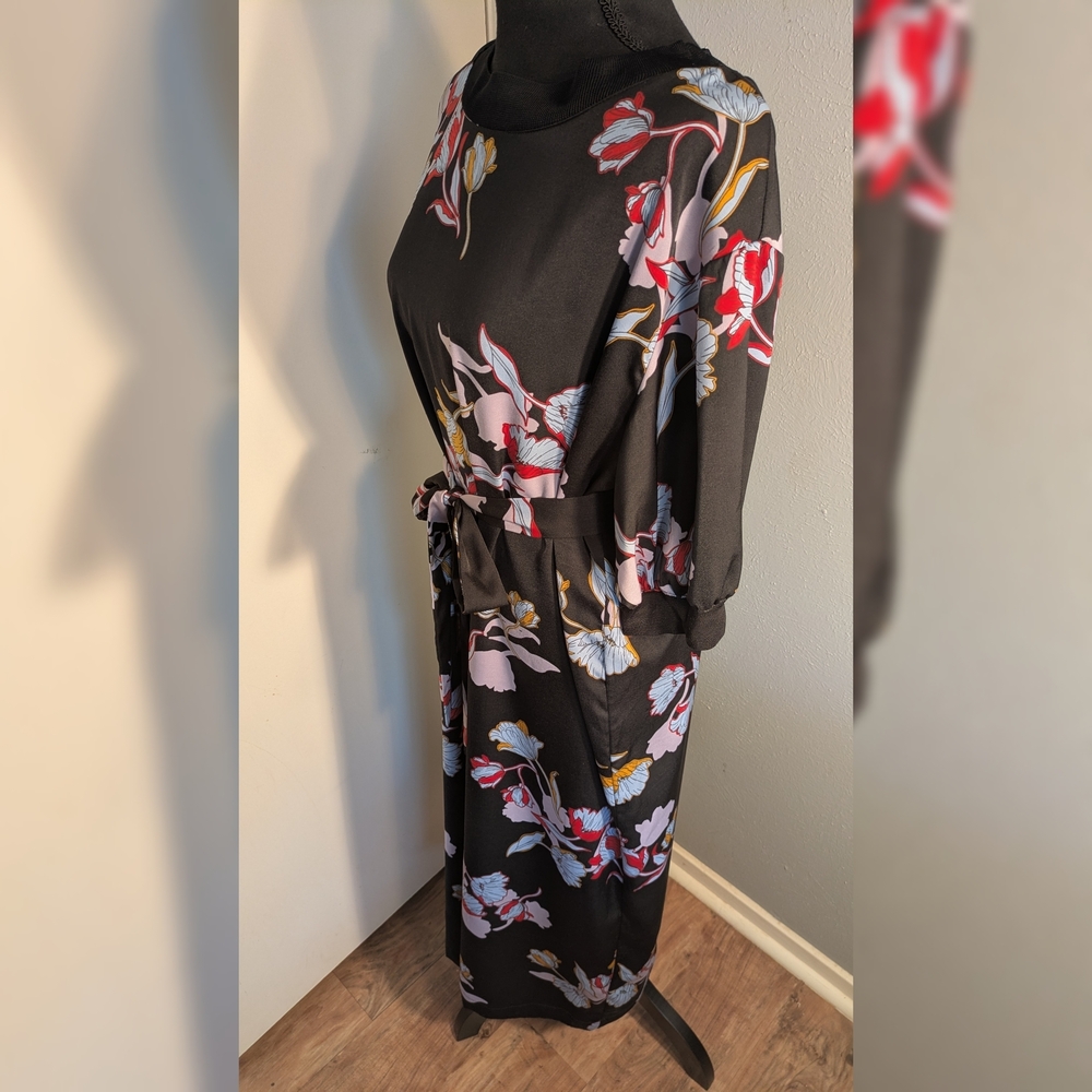 Who What Wear Black and Red Floral Dress